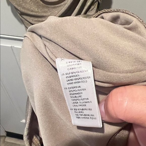 Forever 21 SMALL One-Shoulder Ruched Dress in GLITTERY SPARKY GOLD - Picture 4 of 7